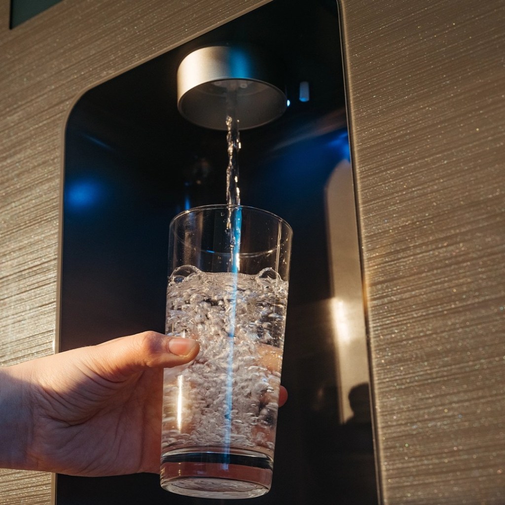 Dispensing water from Twist water dispenser